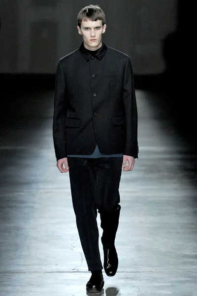 Look 2